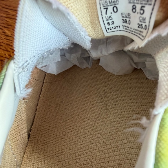 Vans tie-dyed multi-colored slip-on shoes. Women's 8.5, Men's 7. - Picture 8 of 8